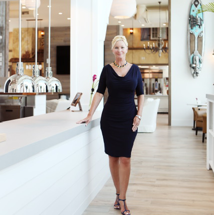 Timeless Mhk Eatery : Suzanne Costa Interiors